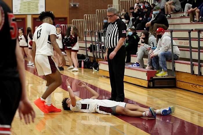 Thurston.Willamette.boys-basketball.Michele-Bunch.74